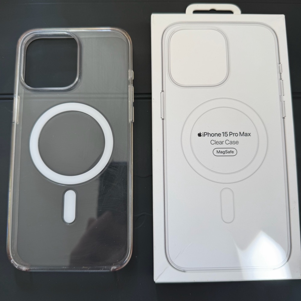 Apple iPhone 15 Pro Max Clear Case with MagSafe